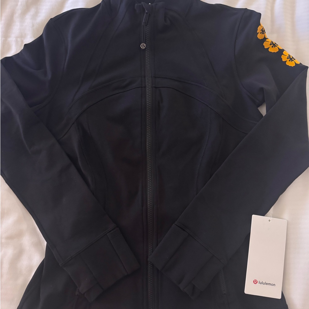 -SOLD- Lululemon Define Jacket Luon Black Exclusive Hibiscus Hawaii  size 8